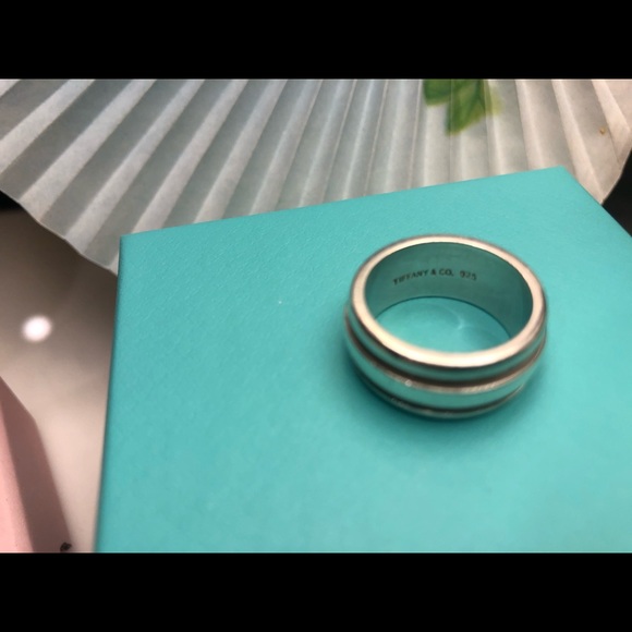 🦄Tiffany Sterling Silver Atlas Ring - Picture 3 of 5